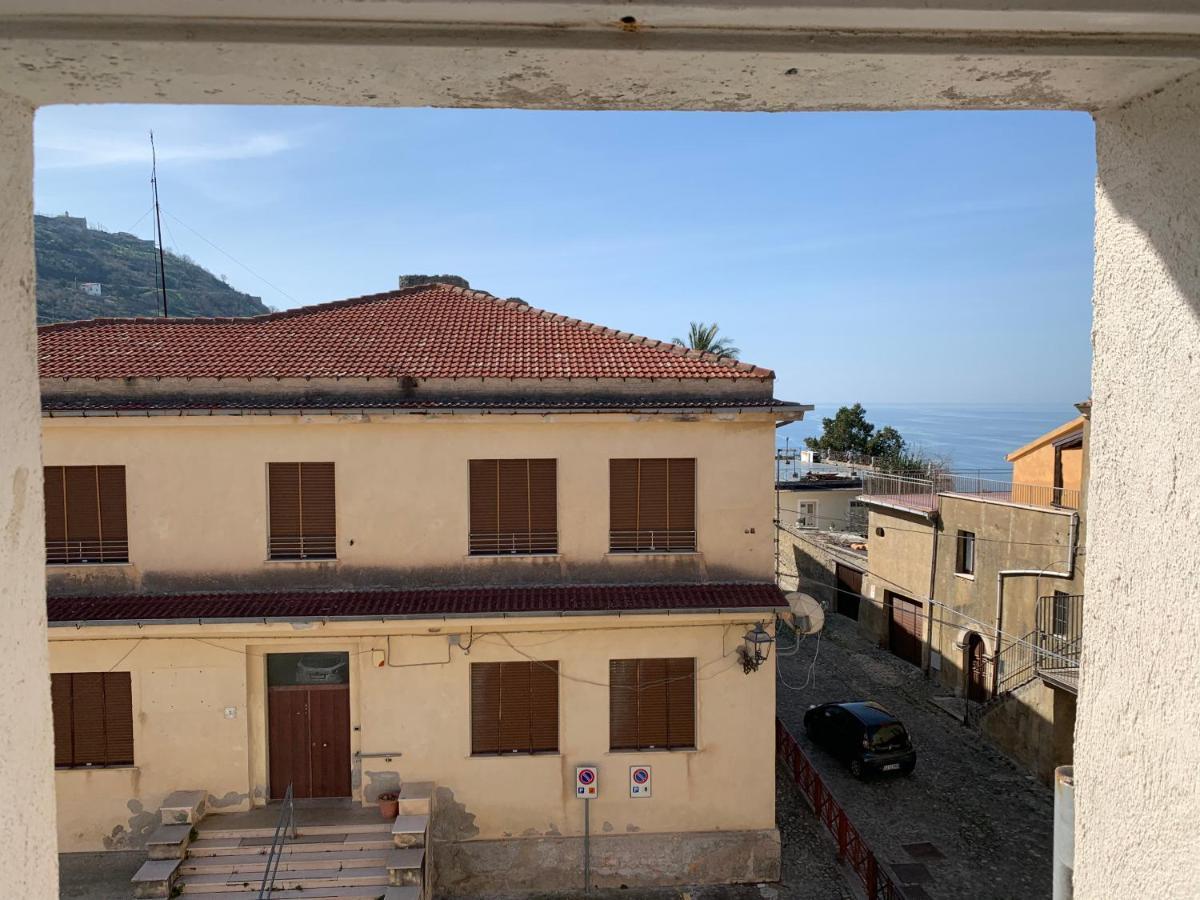 Al Castello Apartment Fiumefreddo Bruzio Exterior foto
