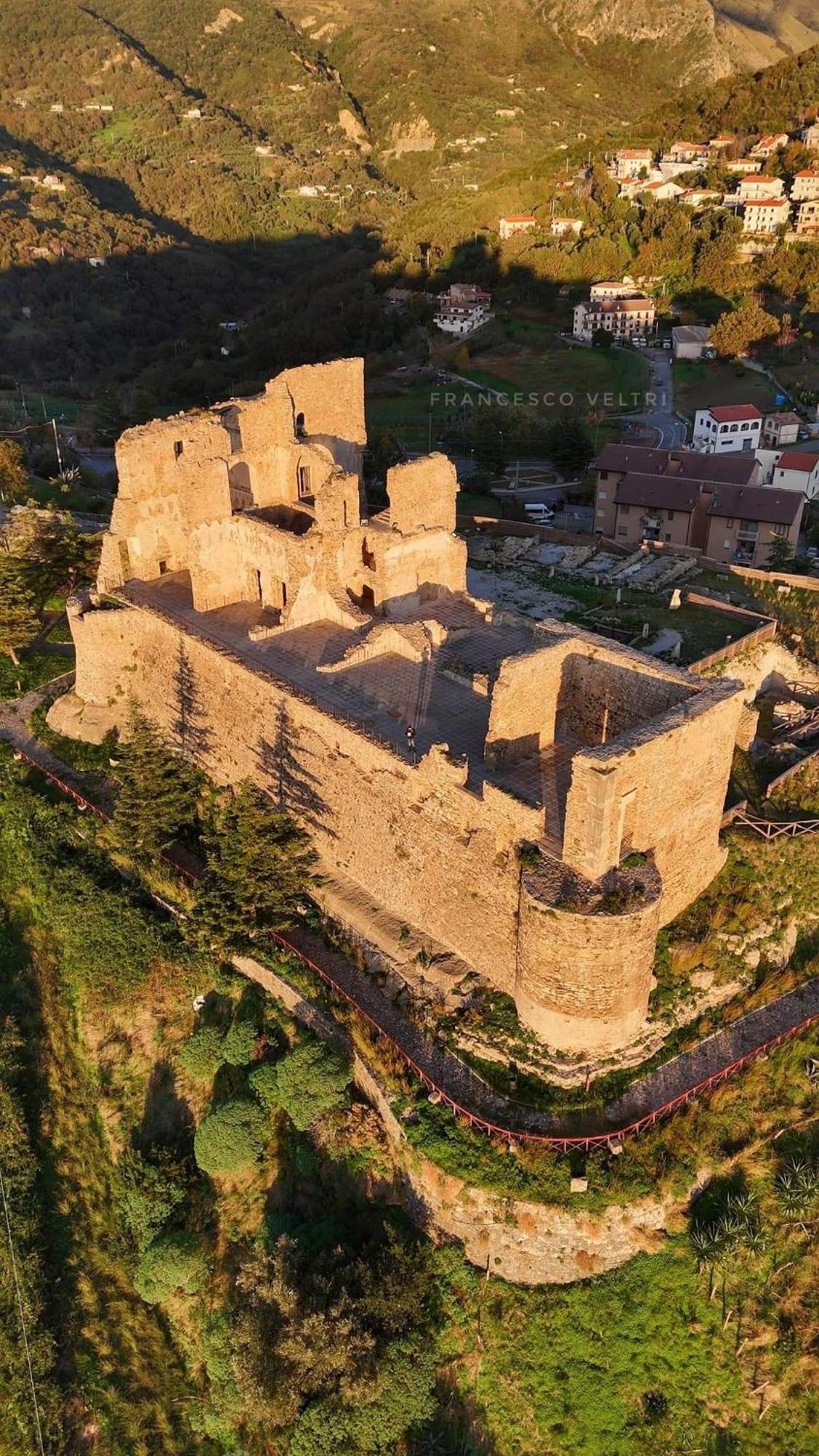 Al Castello Apartment Fiumefreddo Bruzio Exterior foto